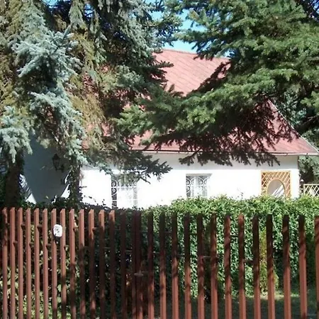 度假居 Balatonparti Onallo Nyaralohaz